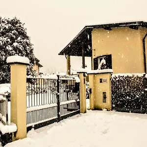 villa verde bed&breakfast , Uggiate Italië